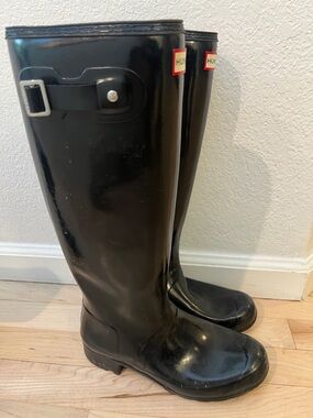 Hunter Black Gloss Tall Wellington Boots